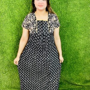 প্রিমিয়াম হাফ হাতা ম্যাক্সি-কালো